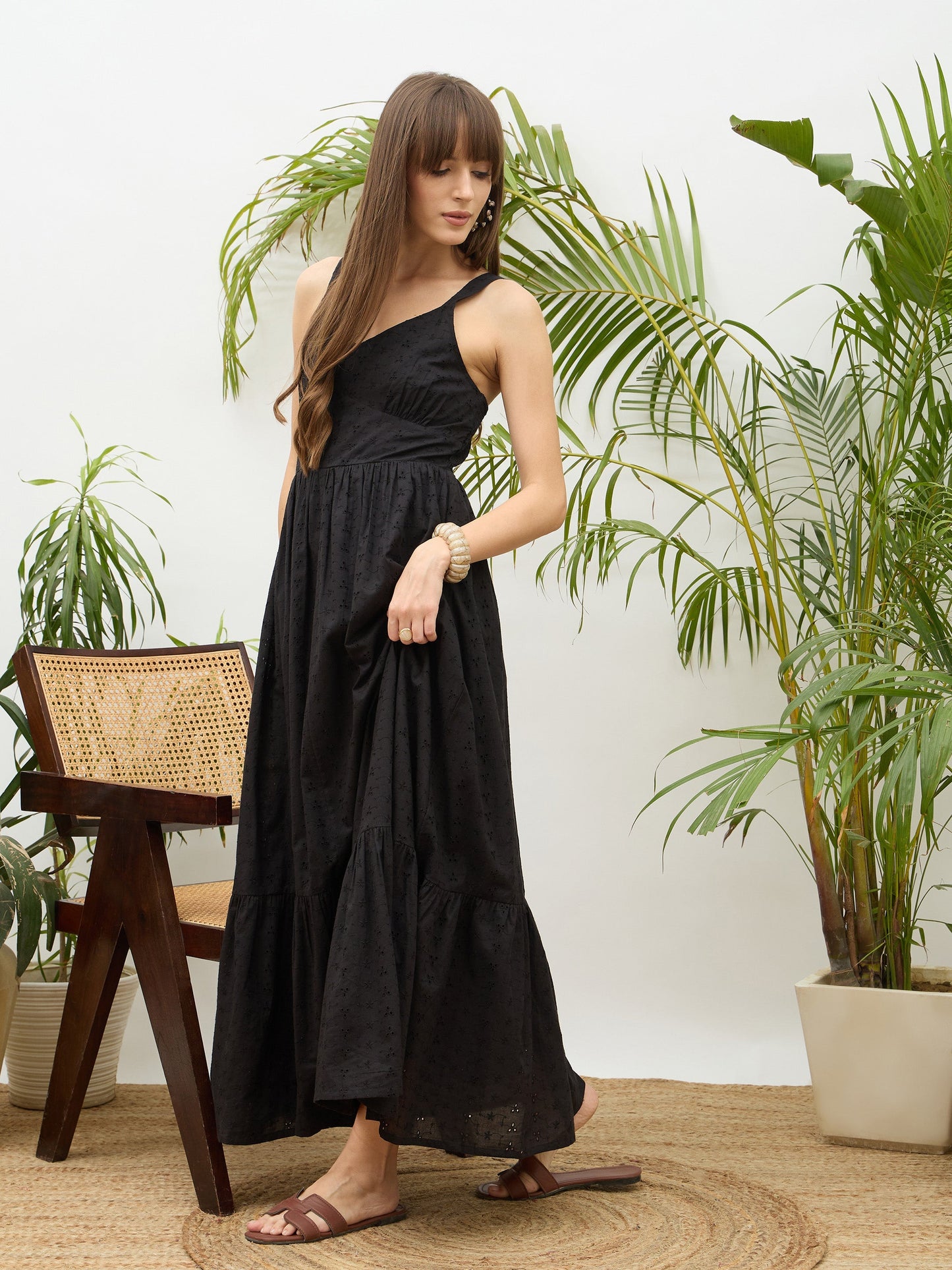 Women Black Sweatheart Neck Strappy Maxi Dress