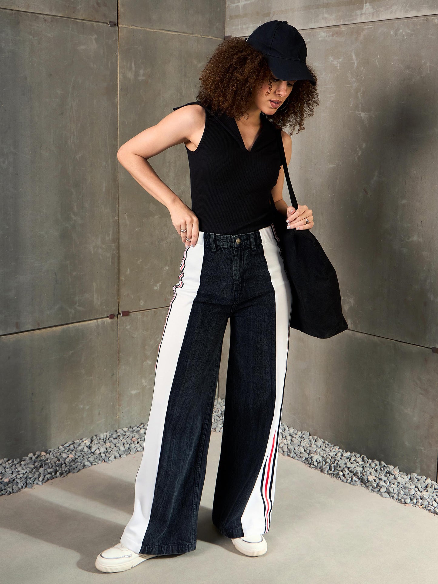 Women Black Washed Side Tape Wide Leg Jeans