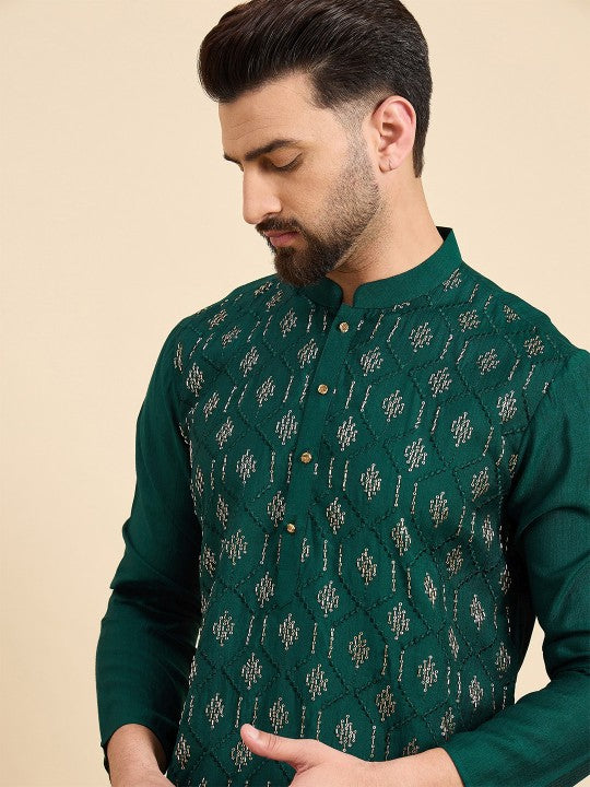 Ethnic Motifs Embroidered Sequins Straight Kurta