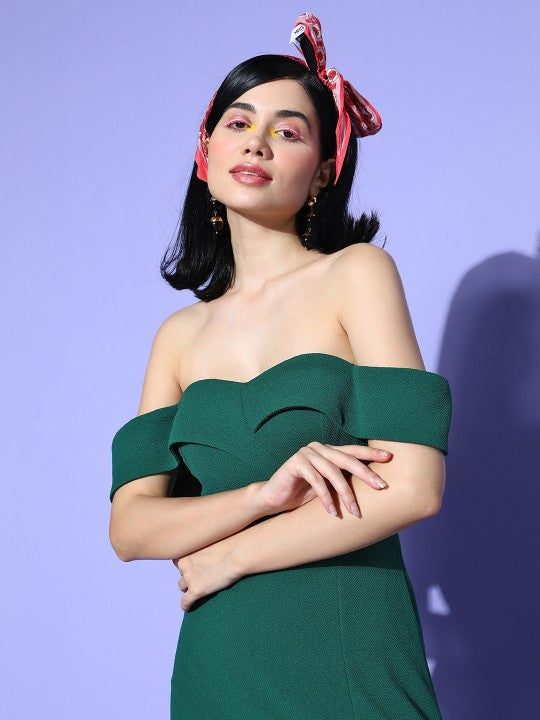 Women Gorgeous Green Solid Elevated Gown (Berrylush)
