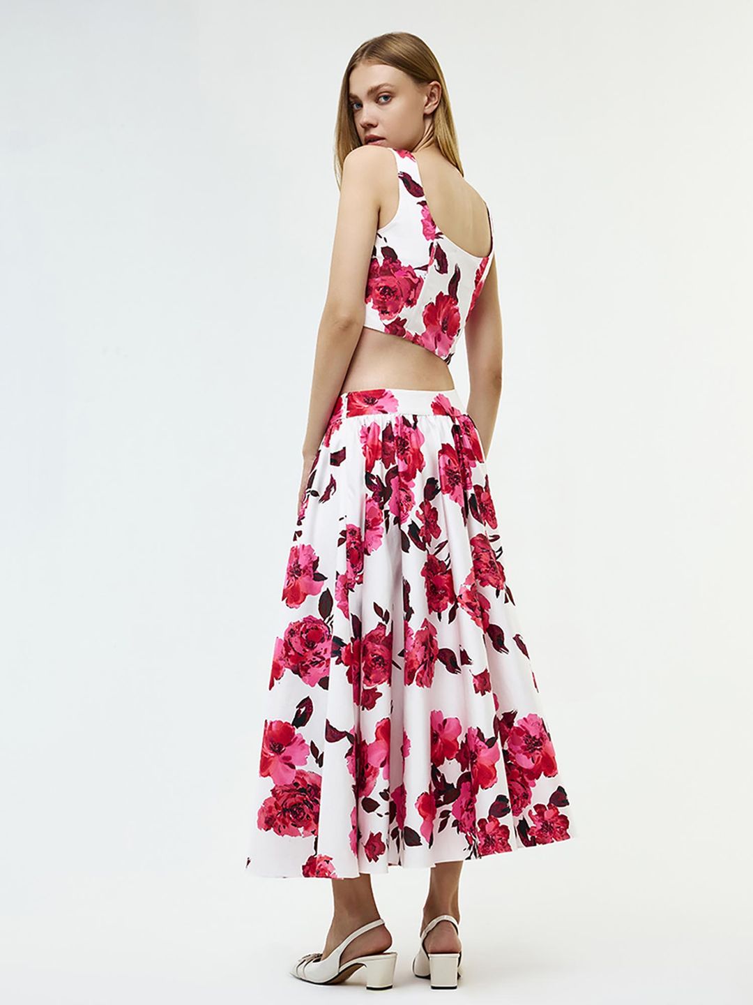 Cover Story White Bold Floral Print Crop Top