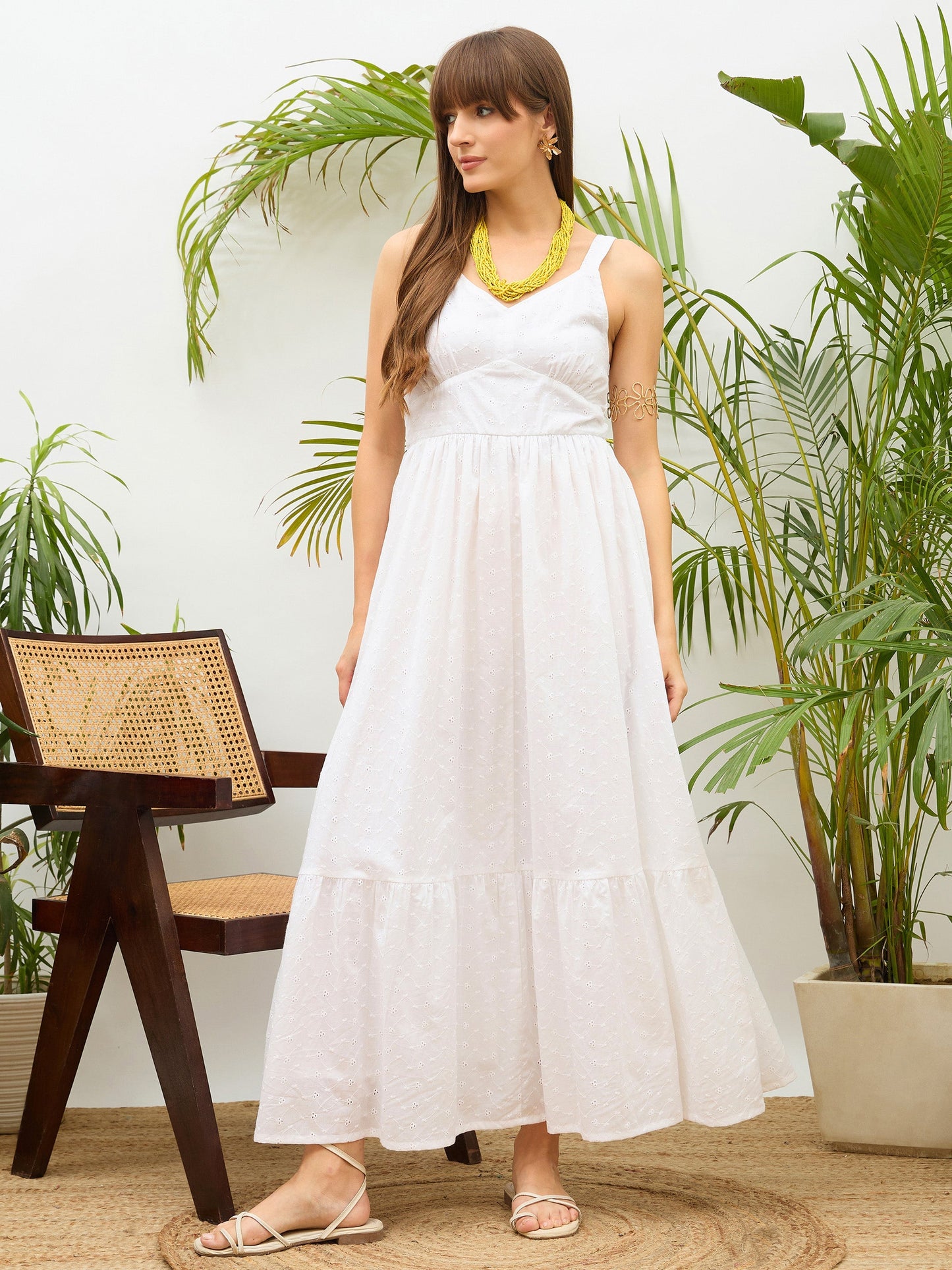 Women White Sweatheart Neck Strappy Maxi Dress