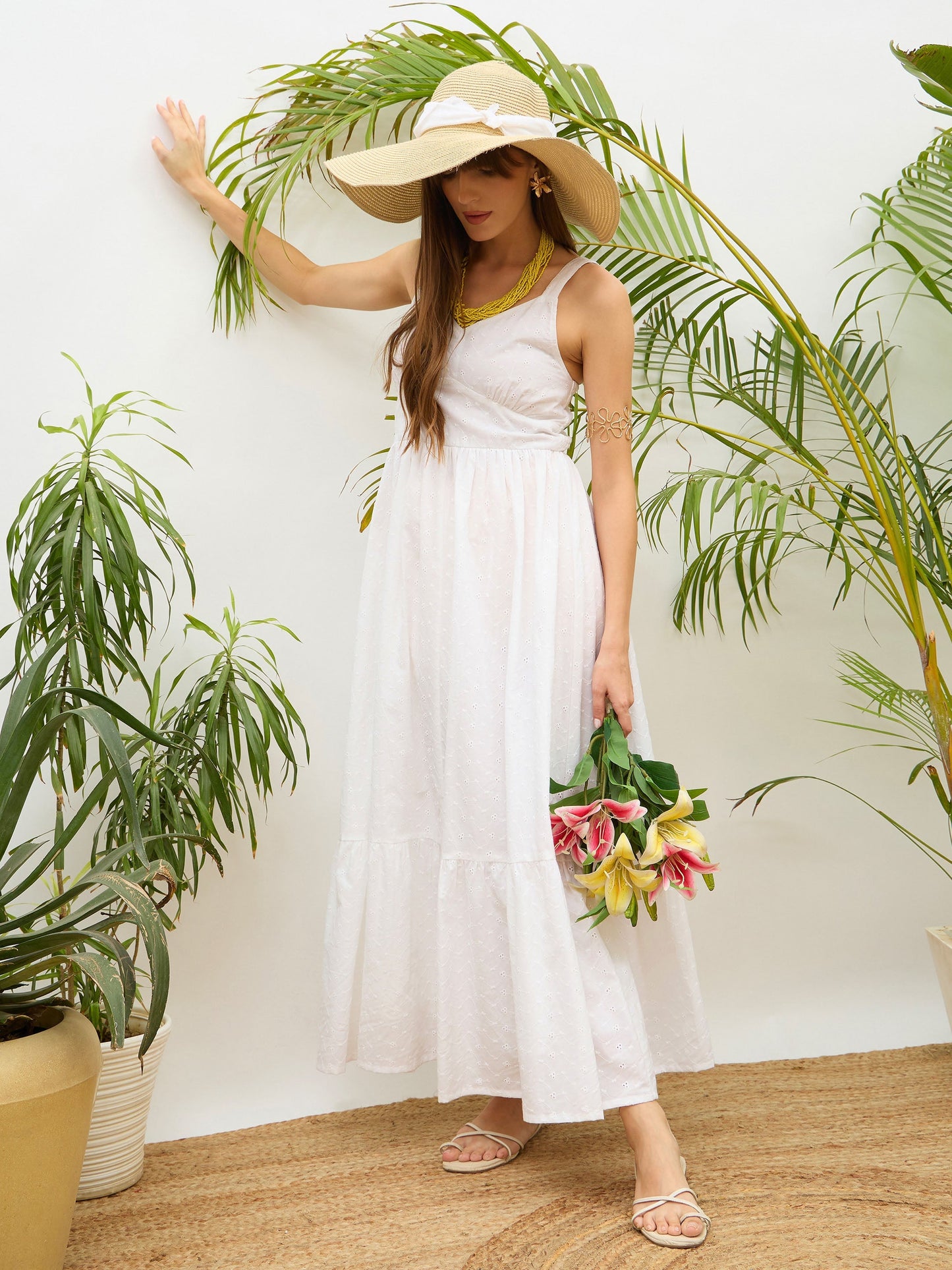 Women White Sweatheart Neck Strappy Maxi Dress