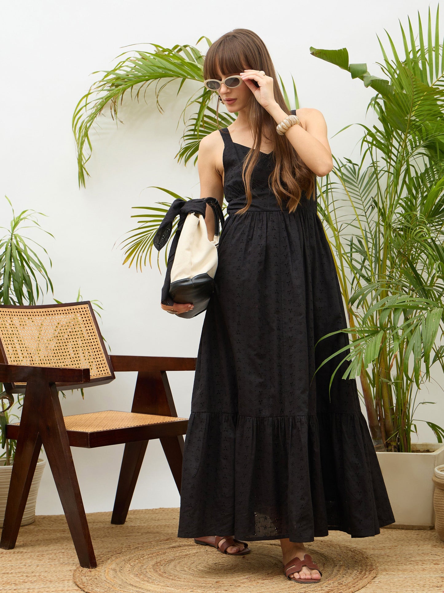 Women Black Sweatheart Neck Strappy Maxi Dress