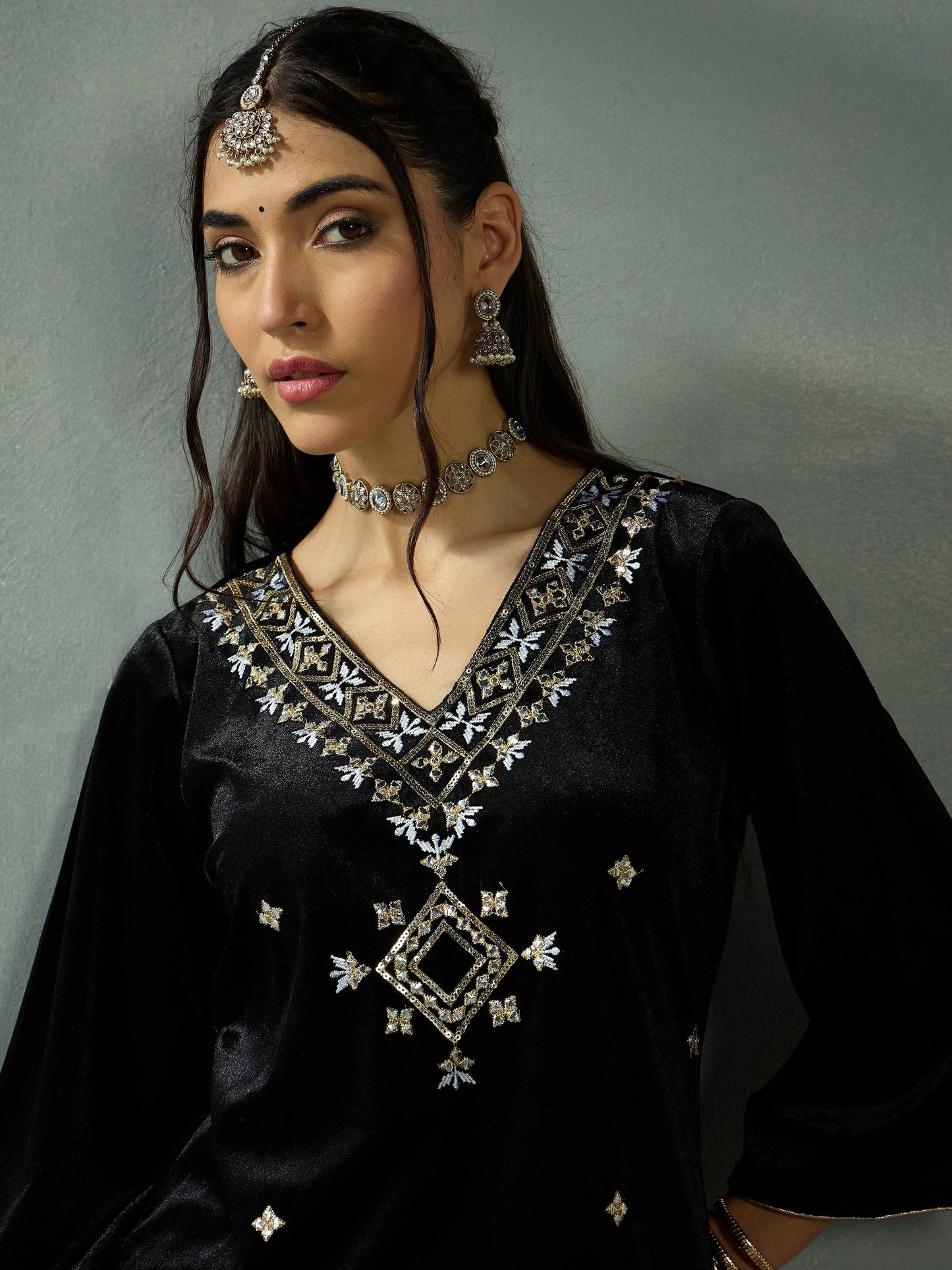 Black Velvet V-Neck Embroidered Kurta-Shae by SASSAFRAS