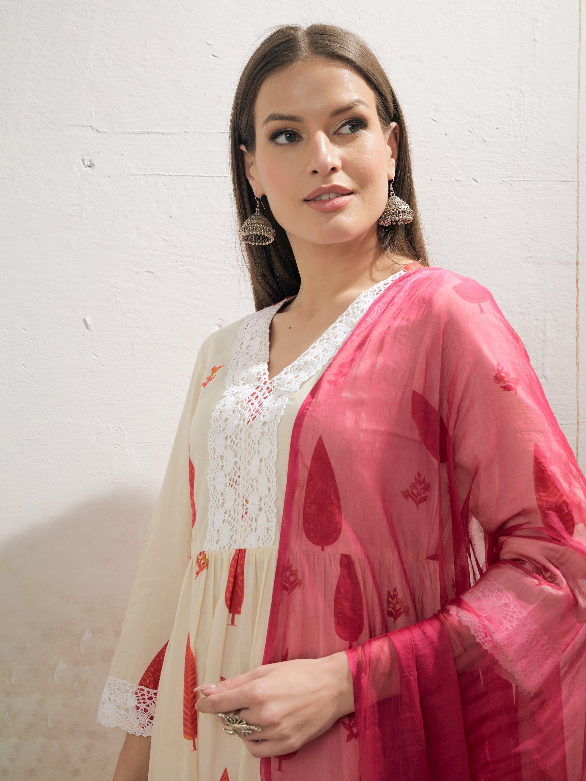 White & Red Floral Gathered Kurta With Pencil Pants & Dupatta-Shae by SASSAFRAS