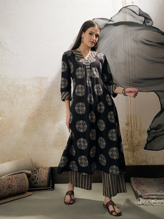 Black Geometric Print V Neck Kurta With Pencil Pants & Dupatta-Shae by SASSAFRAS