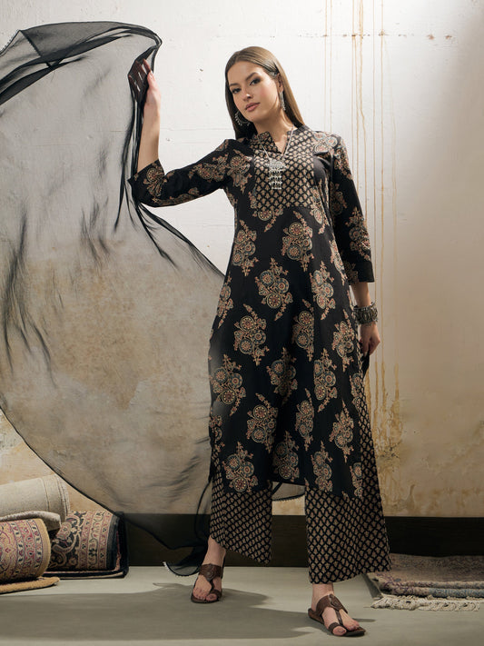 Black Floral Straight Kurta With Pencil Pants & Dupatta-Shae by SASSAFRAS