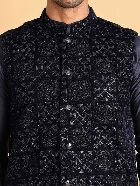 Men Embroidered Velvet Nehru Jacket