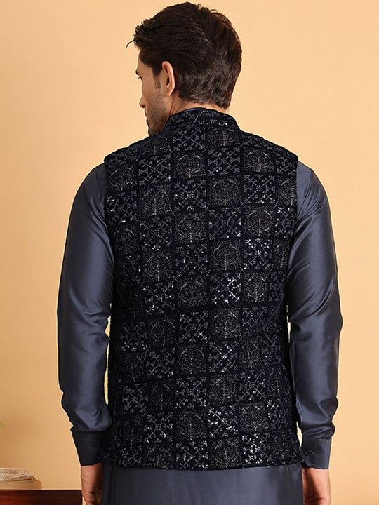 Men Embroidered Velvet Nehru Jacket