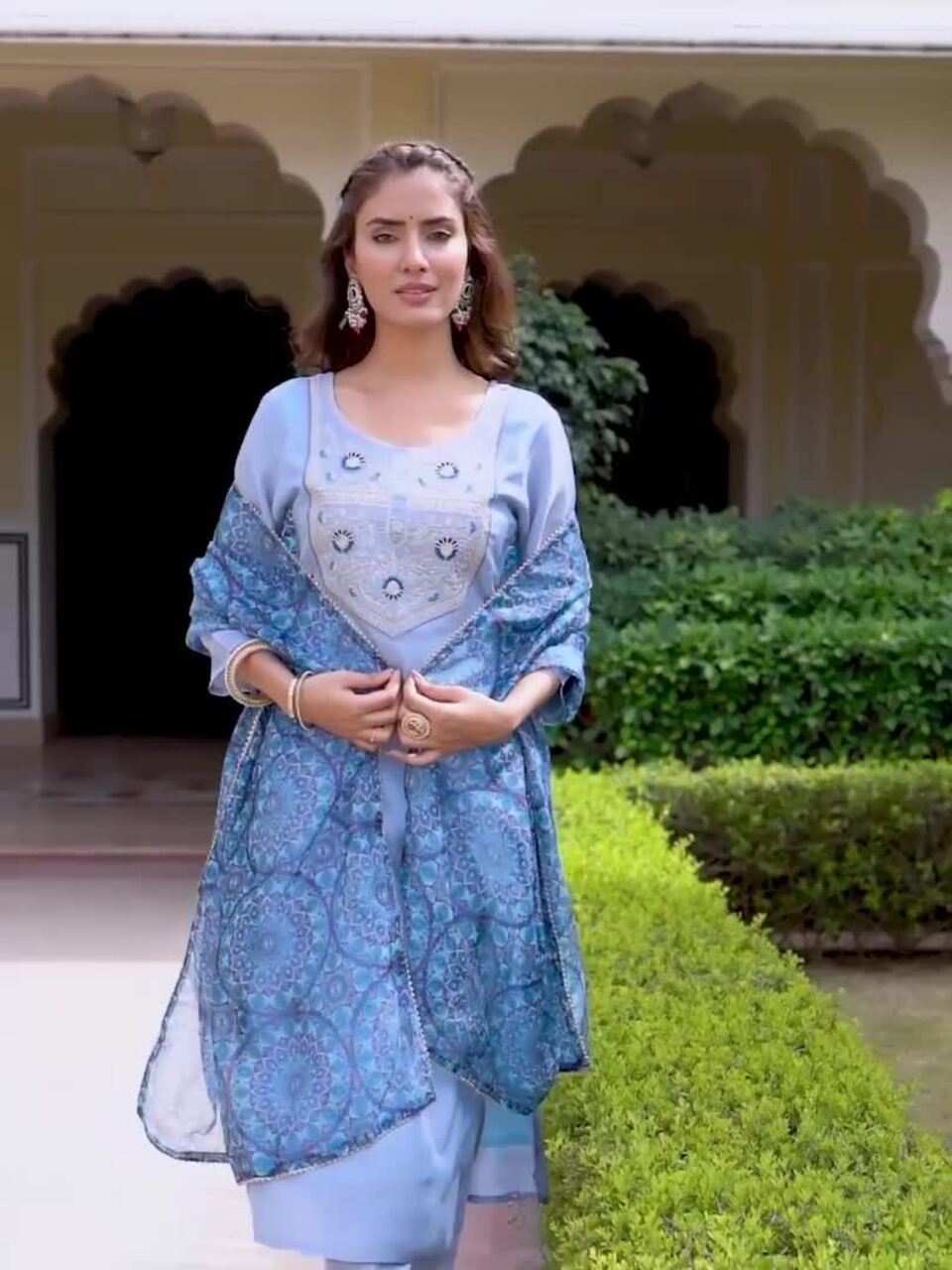 Women Ethnic Motifs Embroidered Regular Thread Work Kurta with Trousers & Dupatta