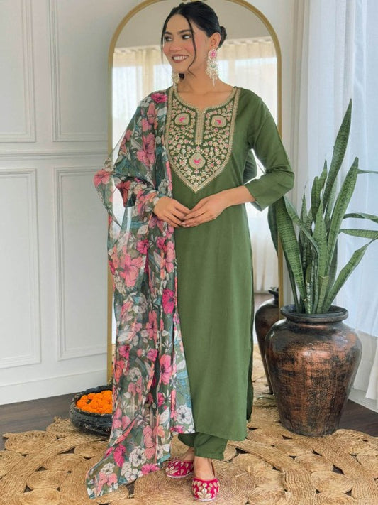 Women Floral Embroidered Regular Chikankari Kurta with Trousers & Dupatta